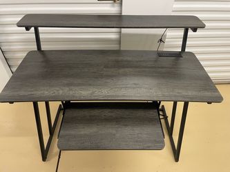 Studio Desk Pro