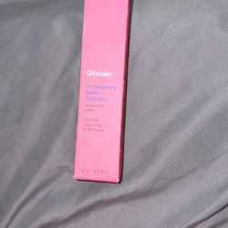 Glossier Strawberry Balm Dotcom