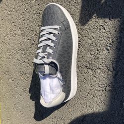 SIZE 6 MICHAEL KORS GRAFFITI MK BRAND NEW