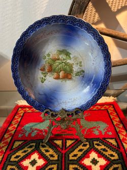 PLATO ANTIGUO DE PORCELANA AZUL FILETEADA