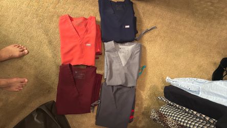 FIGS SCRUBS --- WOMEN