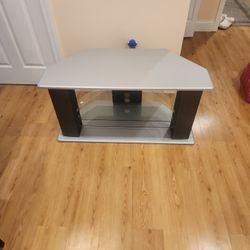 TV Stand/Entertainment Center