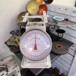 Vogue Model 10B60 Heavy-Duty Mechanical Dial Scale – 60 lb / 27 kg Capacity  Description: This is a Vogue Model 10B60 commercial-grade mechanical dial