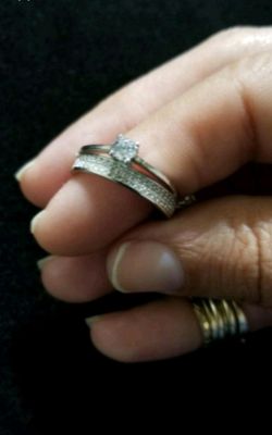 Sterling Silver Ring - Approximate Size 7.5-8.0