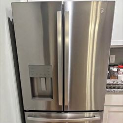 GE Refrigerator 