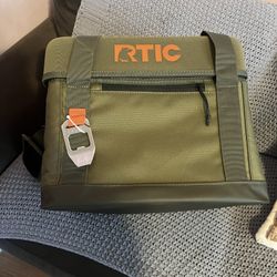 RTIC 28 can Everyday Cooler New With Tags 