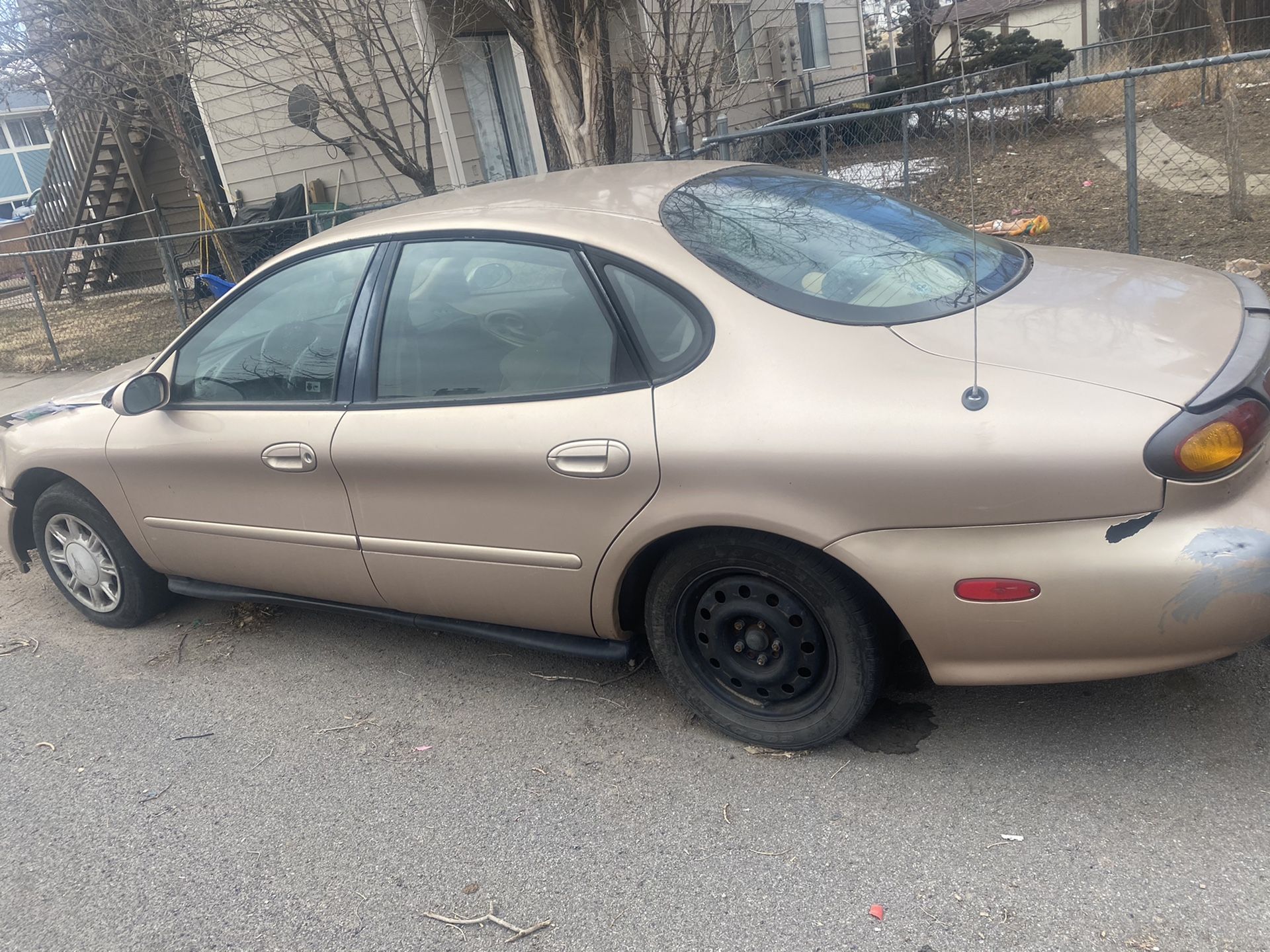 1996 Ford Taurus