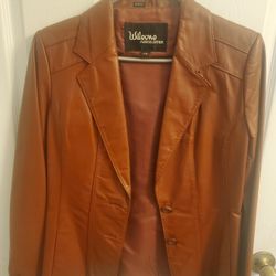 Like New Ladies Super Cute Leather Jacket Size 10