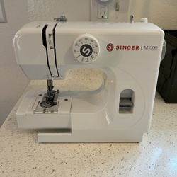 Singer M1000 Sewing Machine