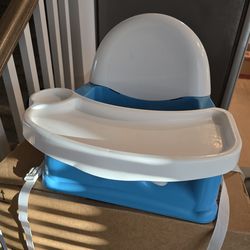 Safety 1st Easy Care Swing Tray Feeding Booster