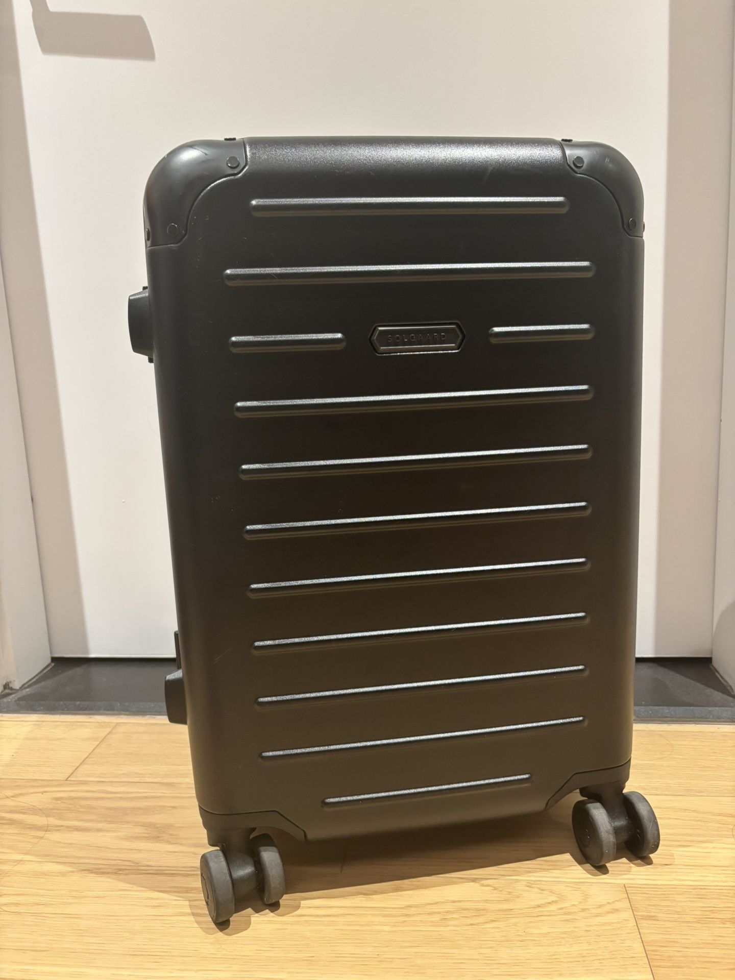 Solgaard Carry-On Closet Original Suitcase (large)