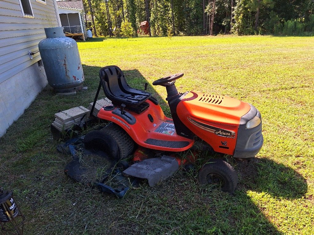 Ariens Riding LAWN Mower