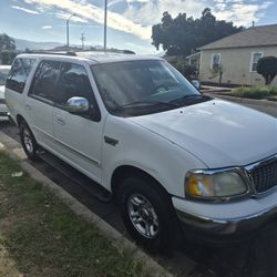 Ford Expedition  $3500