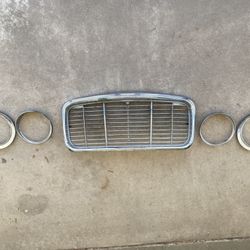 1977 Jaguar XJ6 Grille And Headlight Bezels