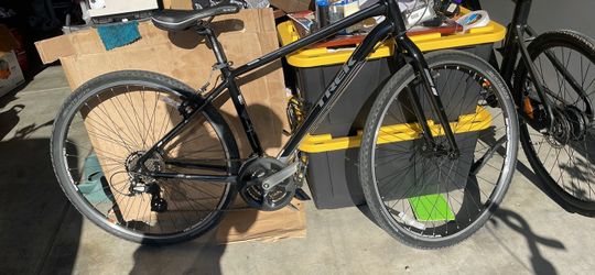 Trek 8.2 DX bike like new