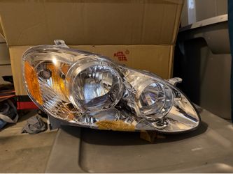 Toyota Corolla  head lights set
