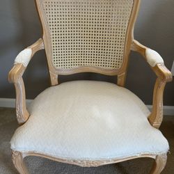 2 Queen Anne Style dinning or side chairs.