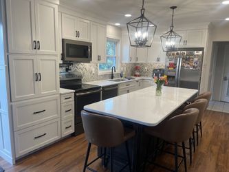 Shaker White / L-shape with island Kitchen at an affordable  
