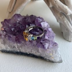 Vintage silver 925 ring; Size 7 1/2, Great Condition 