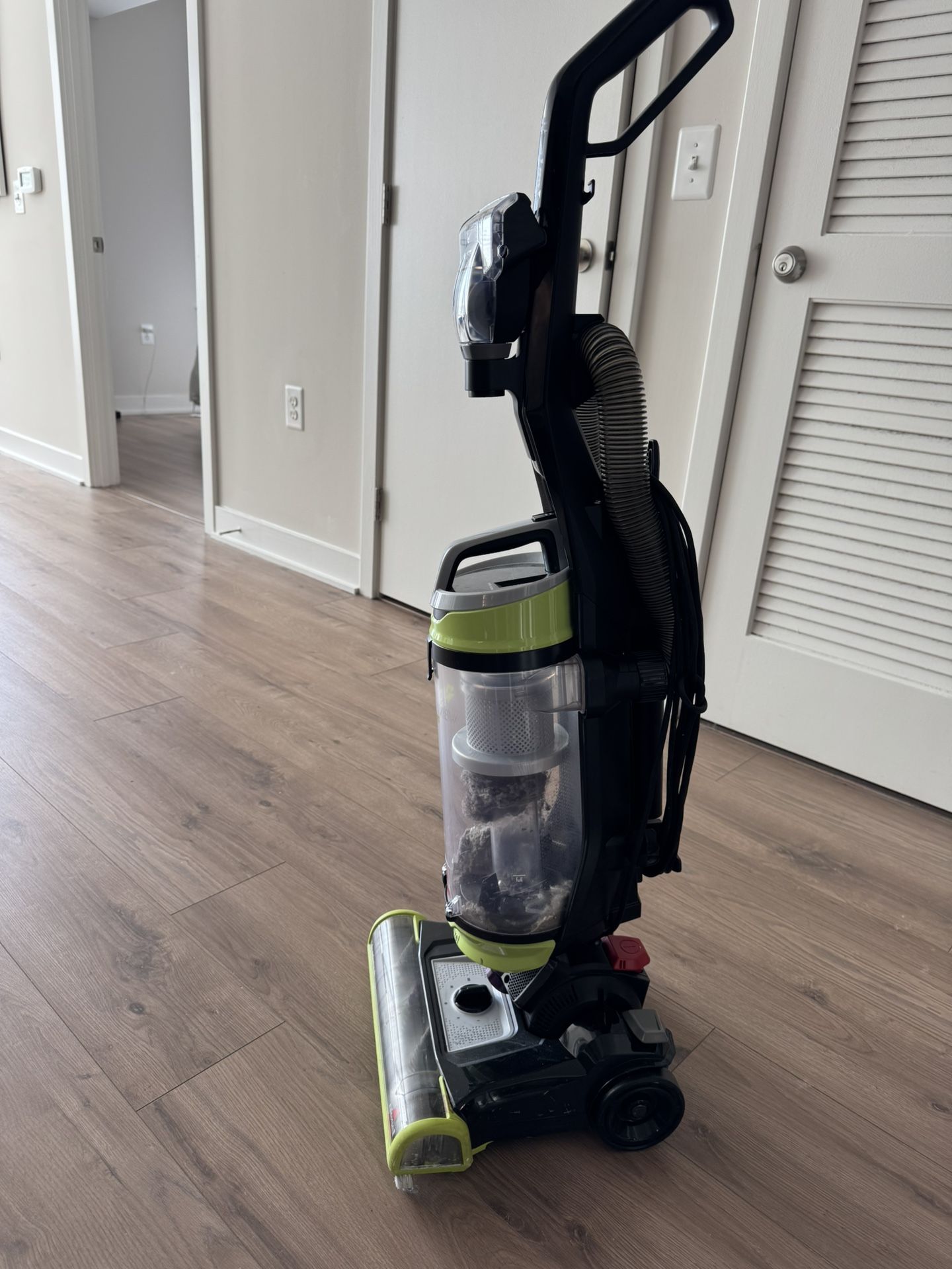 Bissell Swivel Vacuum