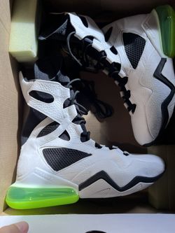 Women’s Nike Air Max Box