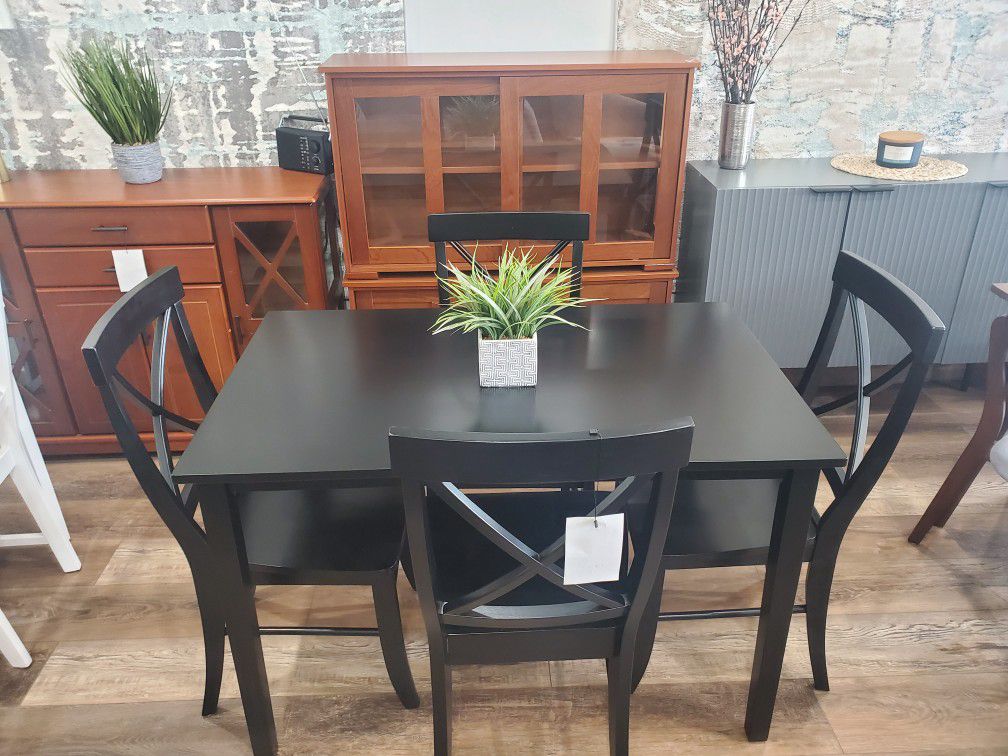 Small 5pc Black Dining Set With 4  Chairs (NEW In A Box)
