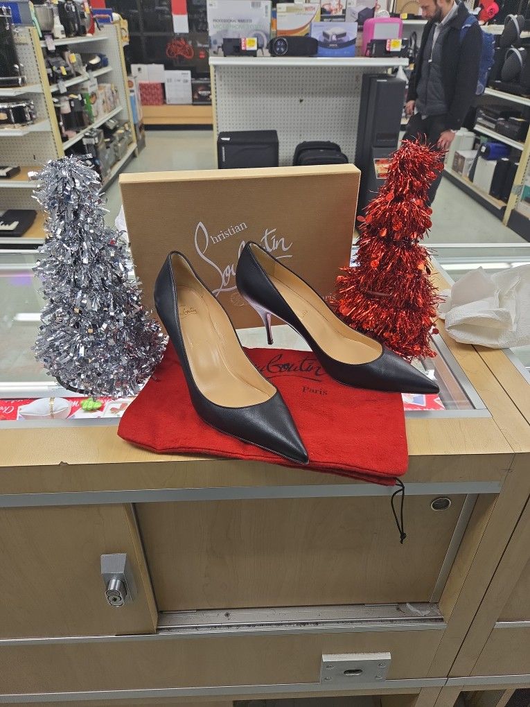 Christian Louboutin So Kate Kitten Heels