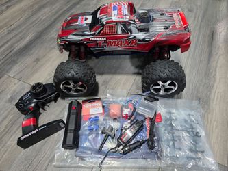 Traxxas t maxx 3.3 Nitro truck