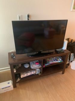 LED Samsung 40”tv + stand