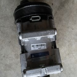 99-04 Ford Mustang 3.8L ac Compressor 