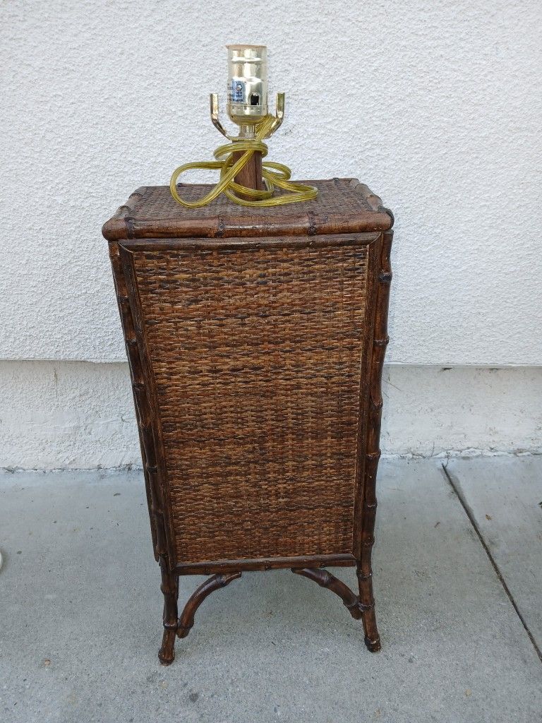 Bamboo Lamp-Works-As Is-Missing Turn Knob