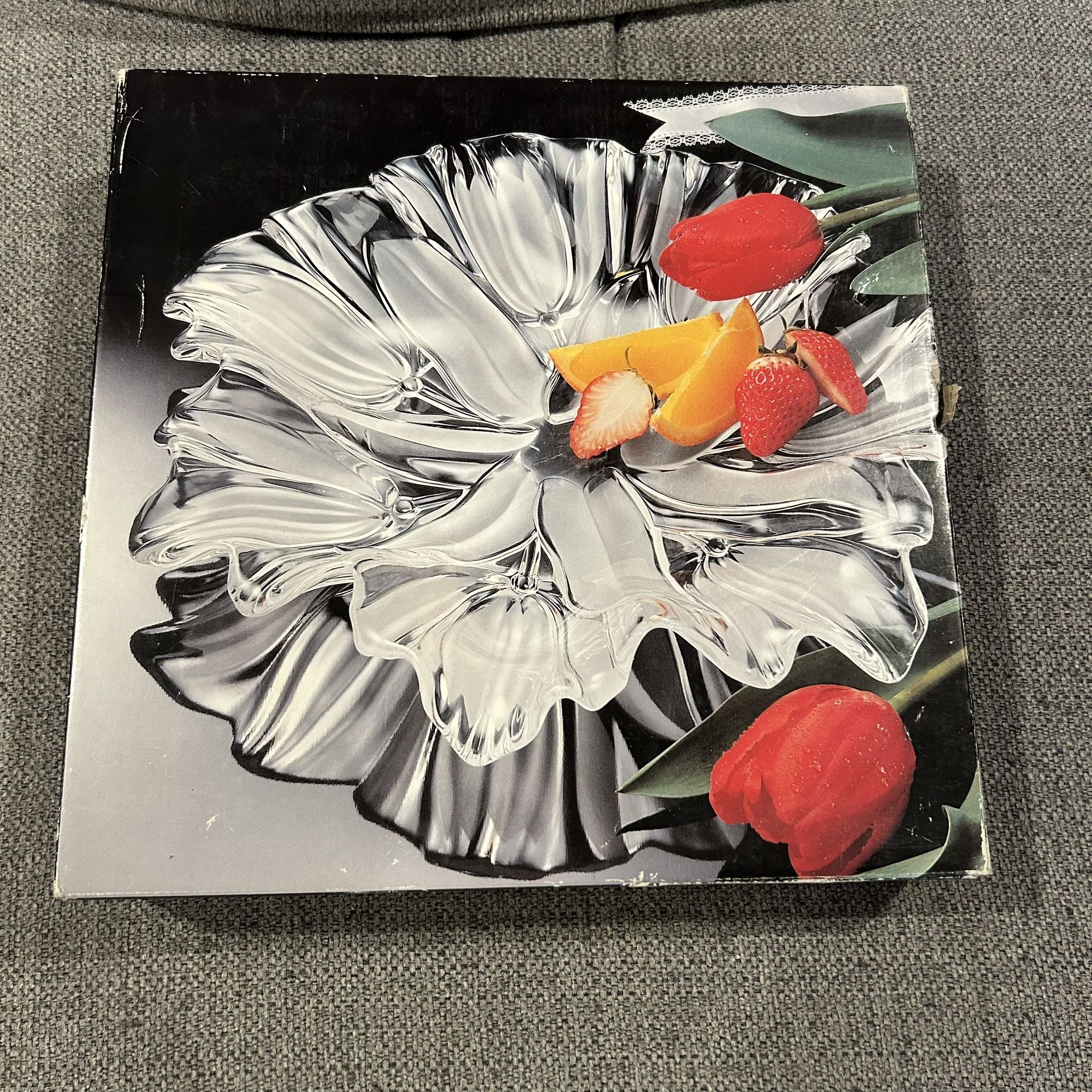 Mikasa Glass 13 1/4" Tulip Platter