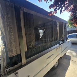 1998 Coleman Pop Up Trailer
