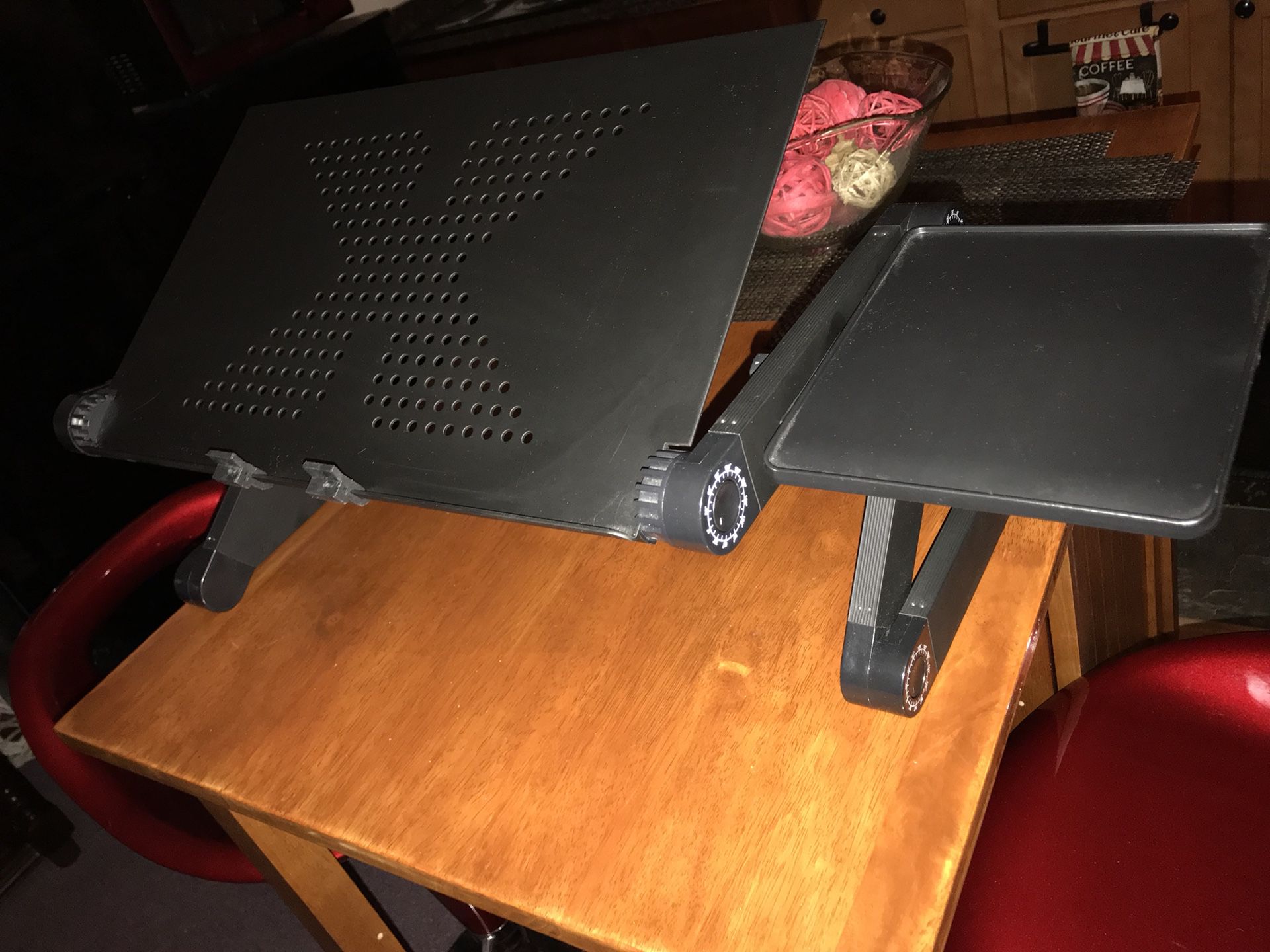 Portable/Adjustable Lap Top/Floor Stand