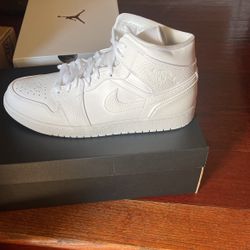 Jordan 1 Mids