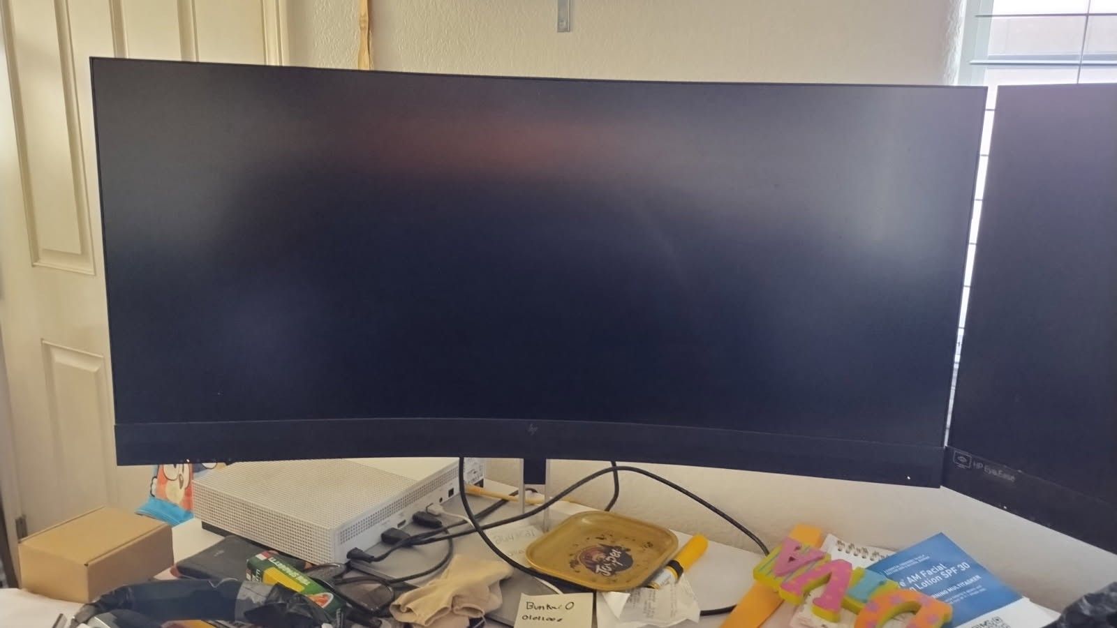 HP E34m G4 WQHD Curved USB-C Conferencing Monitor