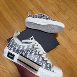 dior shoes dm if interested 📲📲