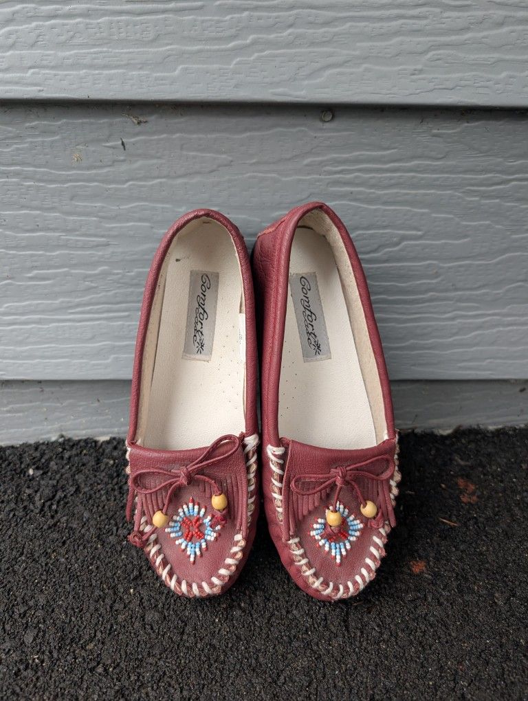 Ladies Size 7 Moccasin