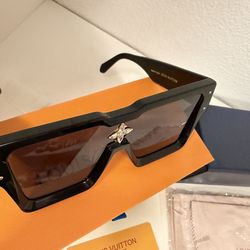 New black/Gold sunglasses