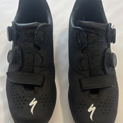 Specialized cycling shoes