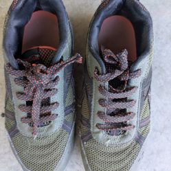 Free Reebok shoes - size 4 (US)