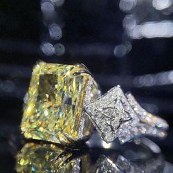 Yellow Crystal Stone Engagement  Ring SZ 7