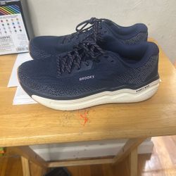 Brooks Ghost Max 2 9.5 Women