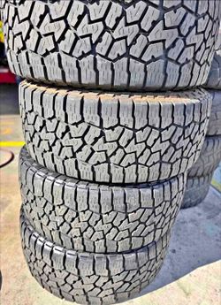 305 55 20 Falken tires Con 80% de Vida Las 4