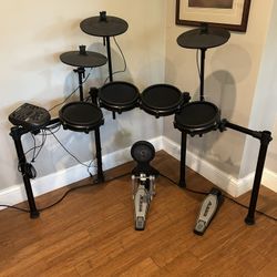Alesis Nitro Drum Set 