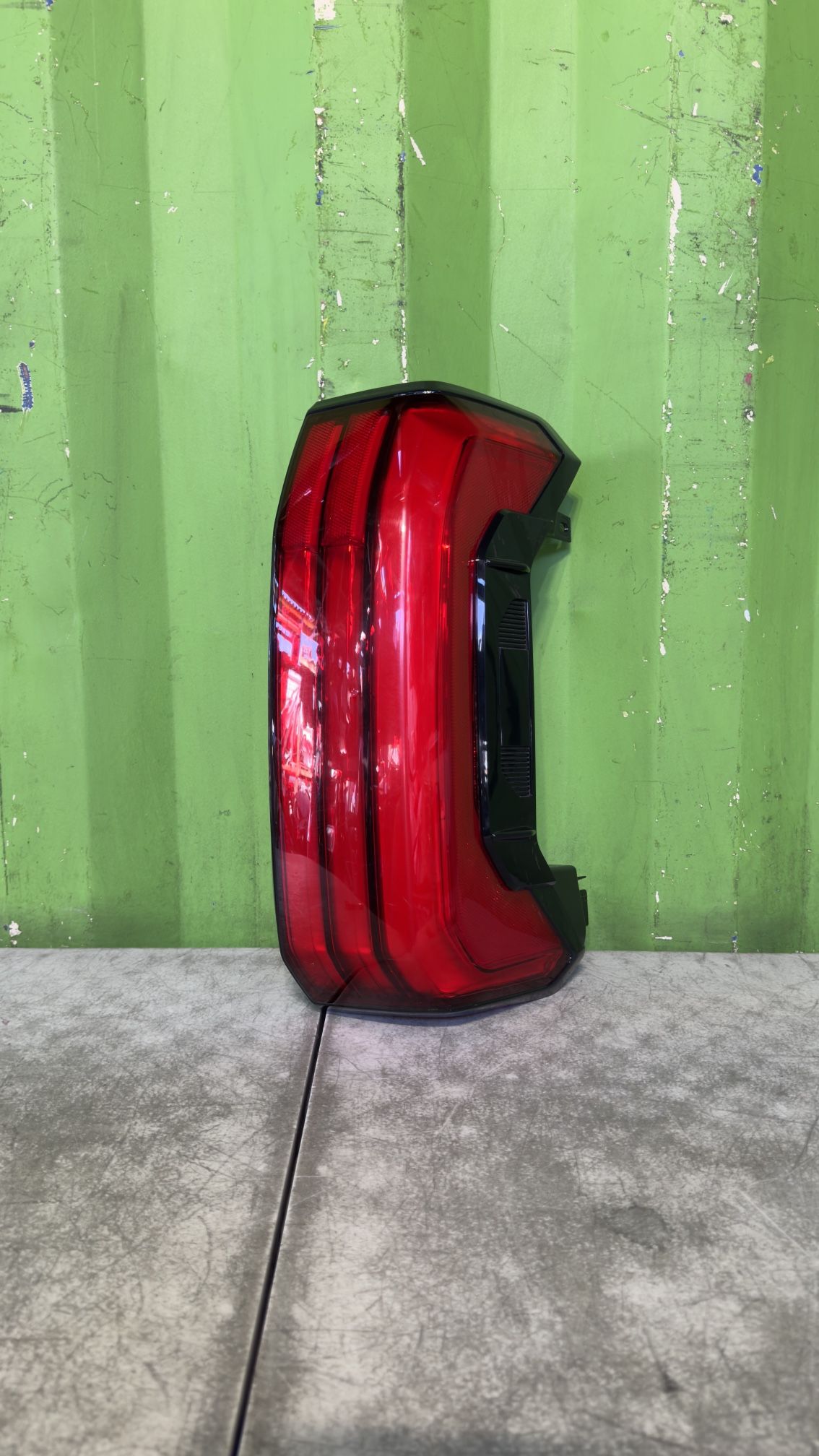 2022 2023 2024 TOYOTA TUNDRA LED TAIL LIGHT PASSENGER RIGHT OEM