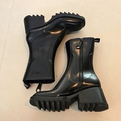 New Chloe Betty Rubber Rain Booties With Small Heel