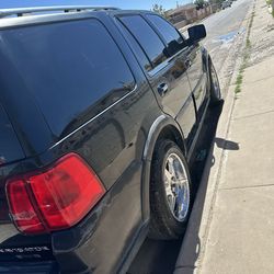2005 Lincoln Navigator