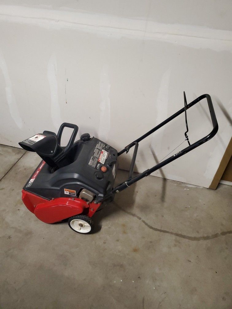 Snow Blower! Easy To Move Around.