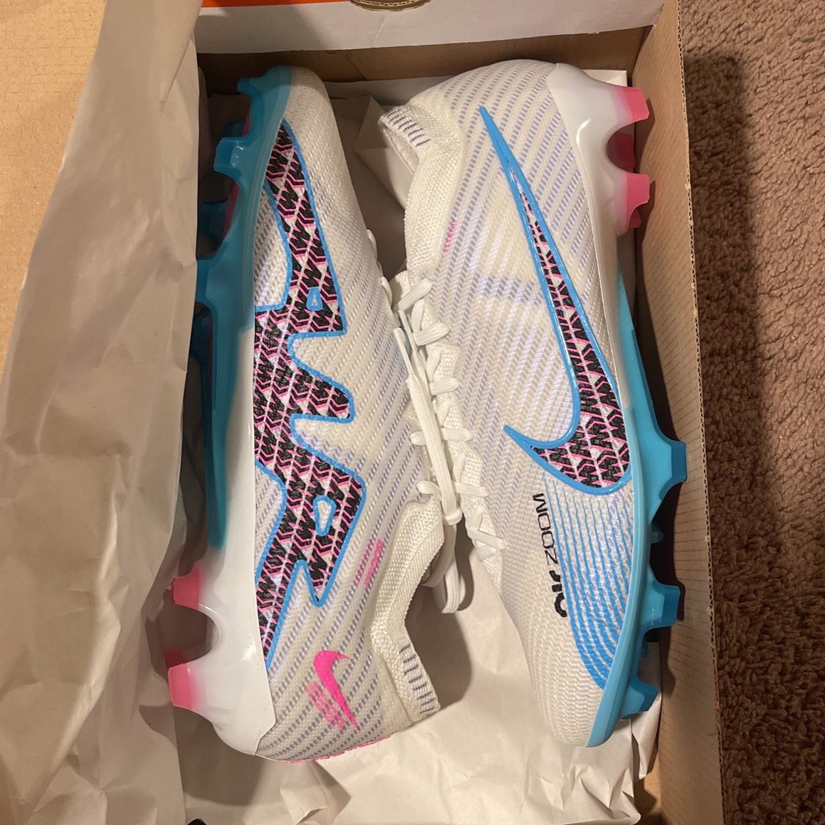 Nike Zoom Vapor 15 Elite FG Blast Pack for Sale in Los Angeles, CA - OfferUp